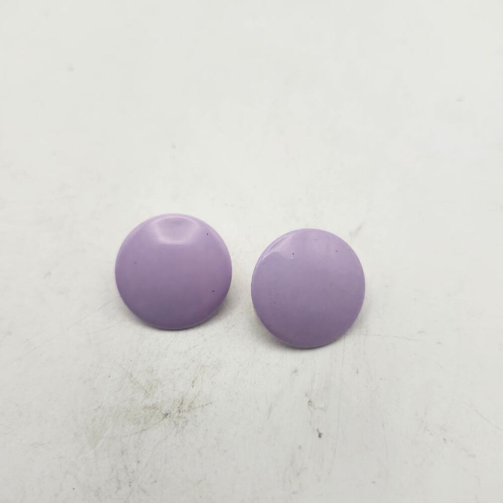 Vintage Lavender Enamel Metal Disc Clip On Earrings Gold Tone Round Retro Mod